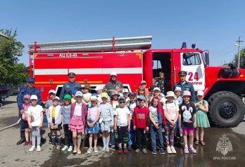 Мои безопасные каникулы: школьники побывали на экскурсиях в пожарно-спасательных частях ГКУ «Брянский пожарно – спасательный центр»